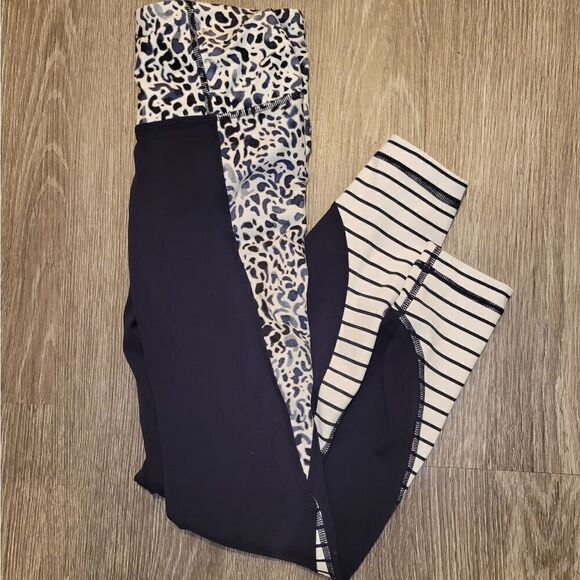 ATHLETA Navy Blue Leggings Stripe Leopard Print Size XXS - Picture 3 of 10